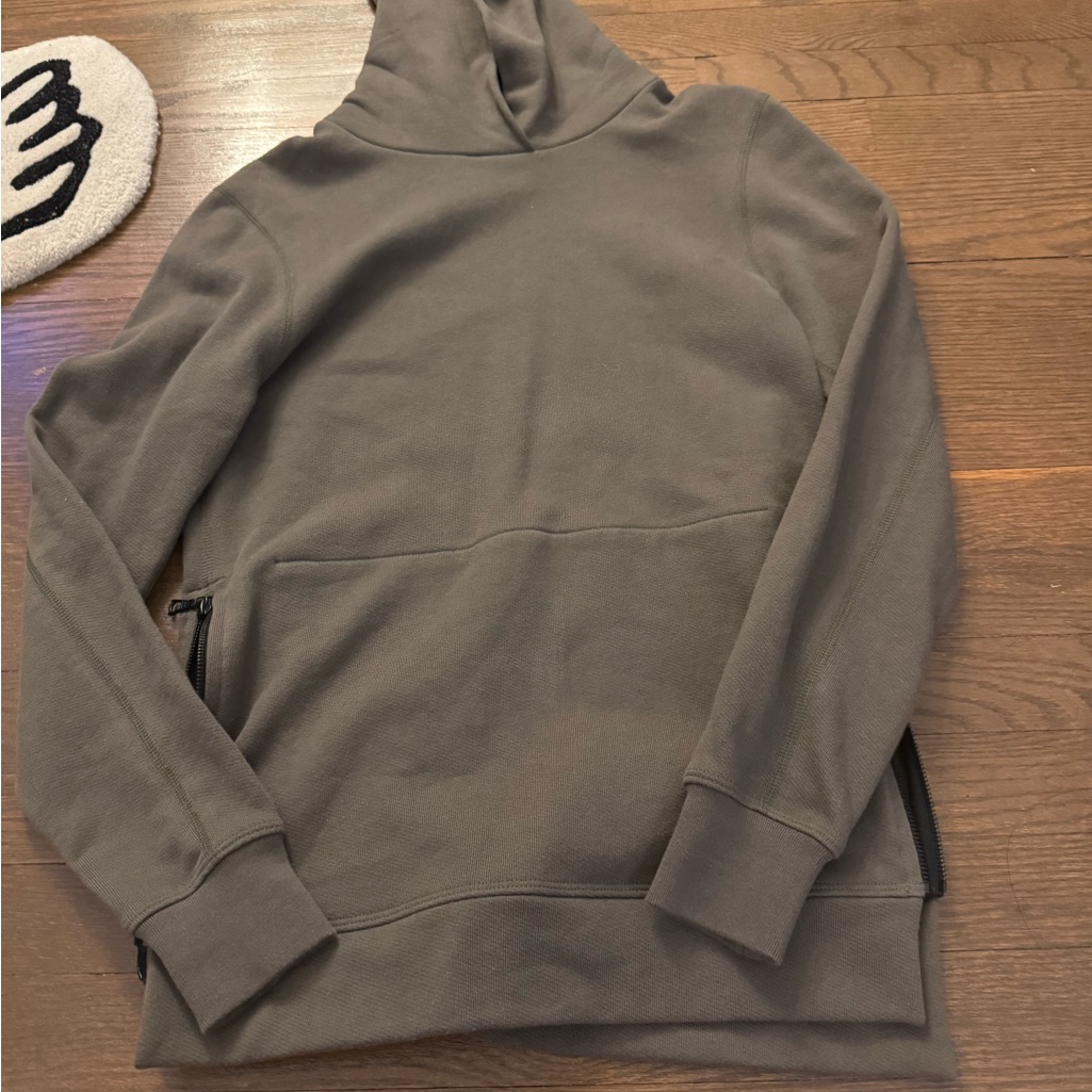 Brand New John Elliott Olive Villain Hoodie Brand New John Elliott Olive Villain Hoodie